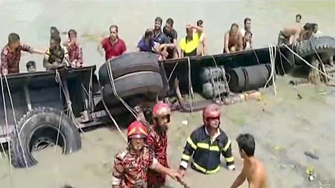 ঝালকাঠির সড়কে ১৭ মৃত্যু সেই বাসচালক গ্রেপ্তার