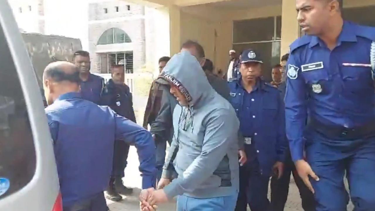 বিএনপি কর্মীকে হত্যা মামলায় কুষ্টিয়ার সাবেক এসপি তানভীর আরাফাত কারাগারে