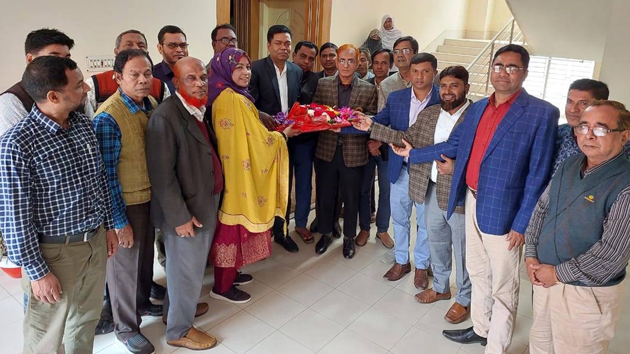 কুষ্টিয়া পৌরসভায় নির্বাহী প্রকৌশলীর যোগদান