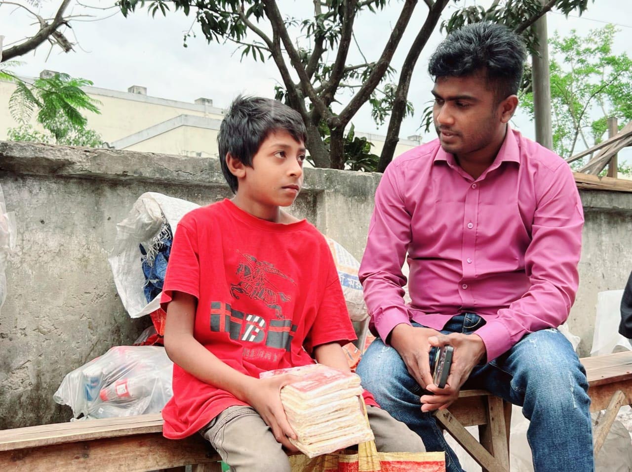 ছোট্ট কাঁধে বড় বোঝা