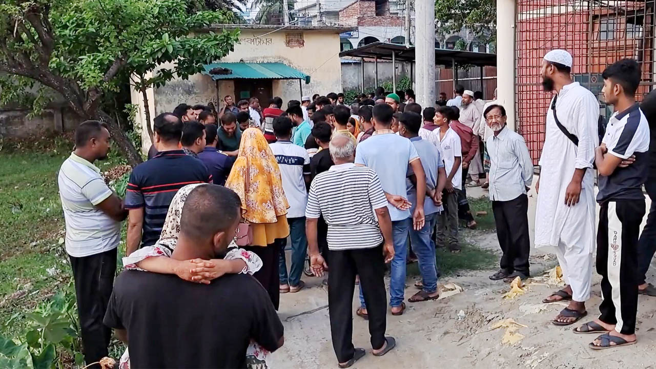 কুষ্টিয়ায় কোরবানির পশু কিনতে গিয়ে সড়ক দুর্ঘটনা নিহত ২ যুবক