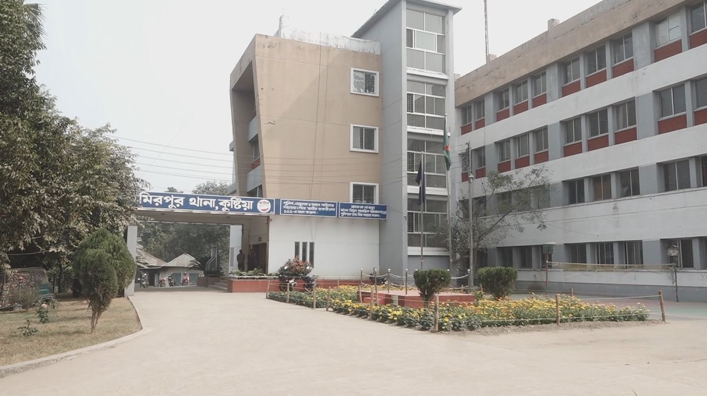 কুষ্টিয়ায় লাশবাহী অ্যাম্বুলেন্সে ডাকাতি, টাকা-স্বর্ণালংকার লুট